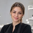 Алина — мастер маникюра